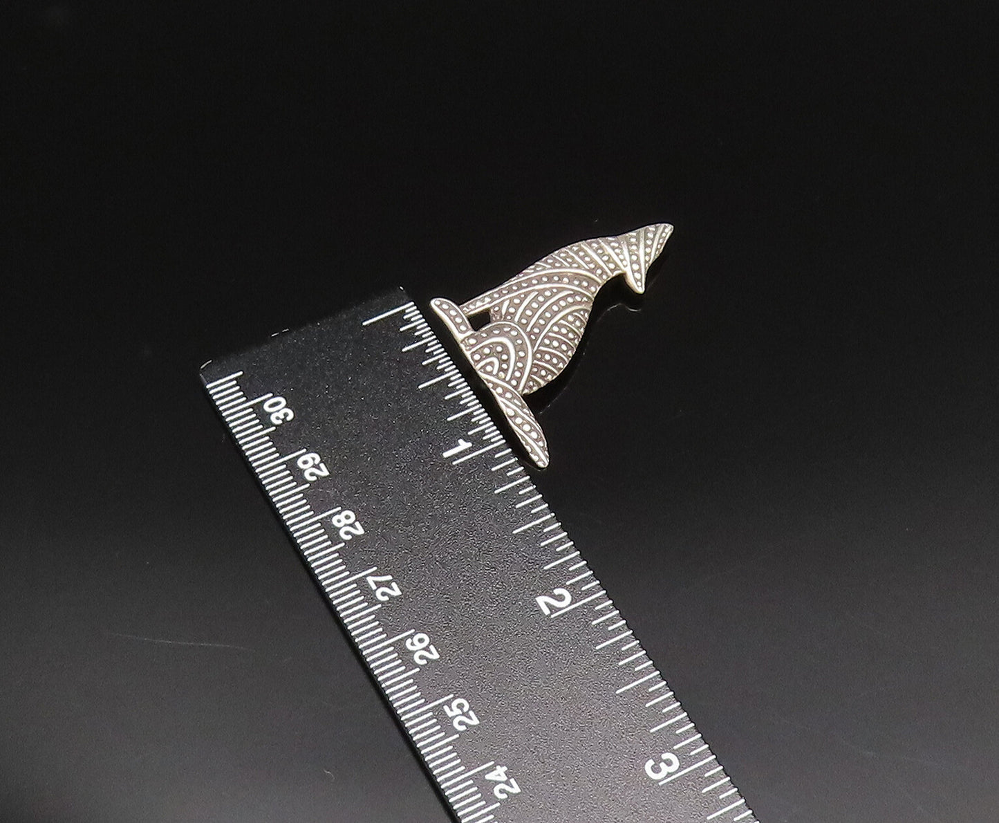 925 Sterling Silver  Vintage Dotted Howling Wolf Dog Brooch Pin  BP9694
