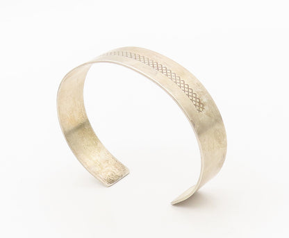 925 Sterling Silver  Vintage Brutalist Etched Square Cuff Bracelet  BT10147