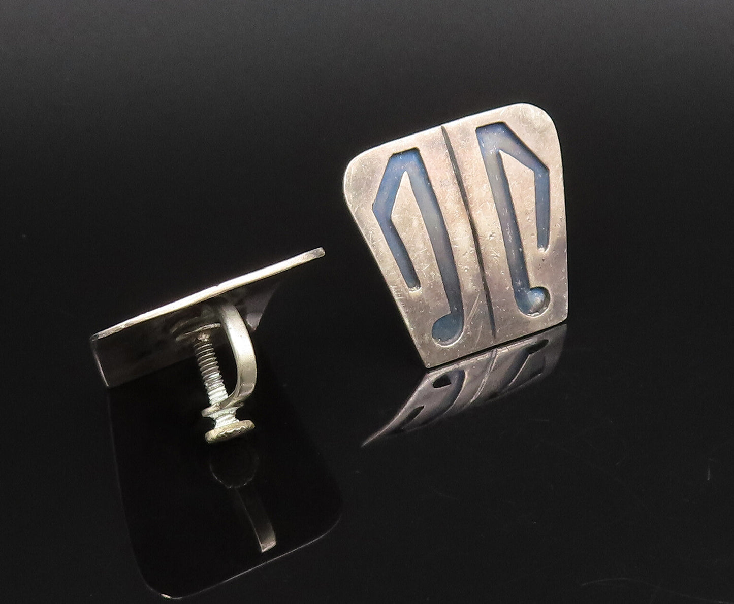MEXICO 925 Sterling Silver  Vintage Carved Figure Screw Back Earrings  EG12249