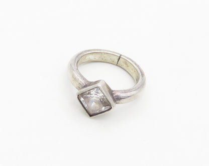 925 Silver   Vintage Shiny Cubic Zirconia Petite Solitaire Ring Sz 4  RG19447
