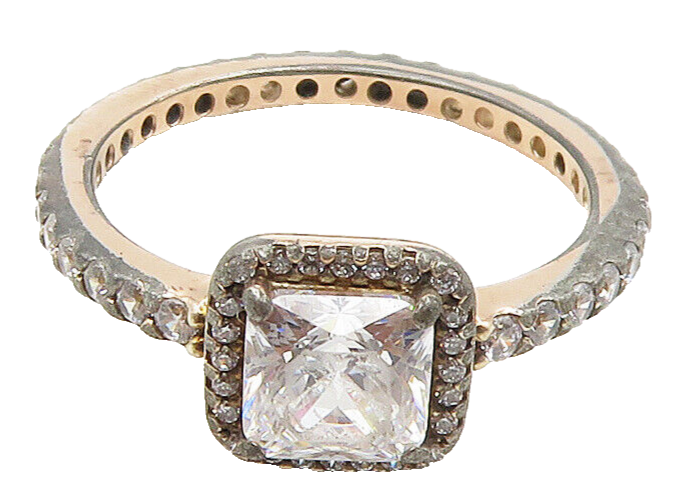 925 Sterling Silver  Sparkling Cubic Zirconia Band Ring Sz 6  RG16070