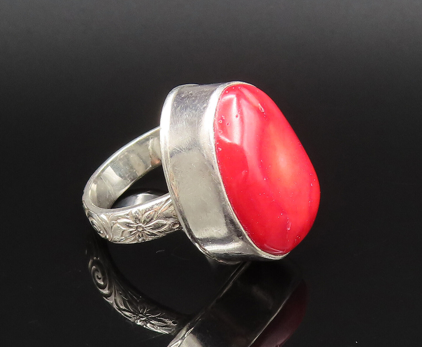 925 Silver  Vintage Unique Red Agate Engraved Floral Band Ring Sz 9.5  RG25710