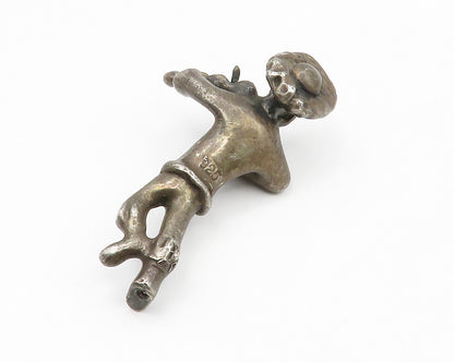 925 Sterling Silver  Vintage Dark Tone Hollow Man Playing Fiddle  TR1986