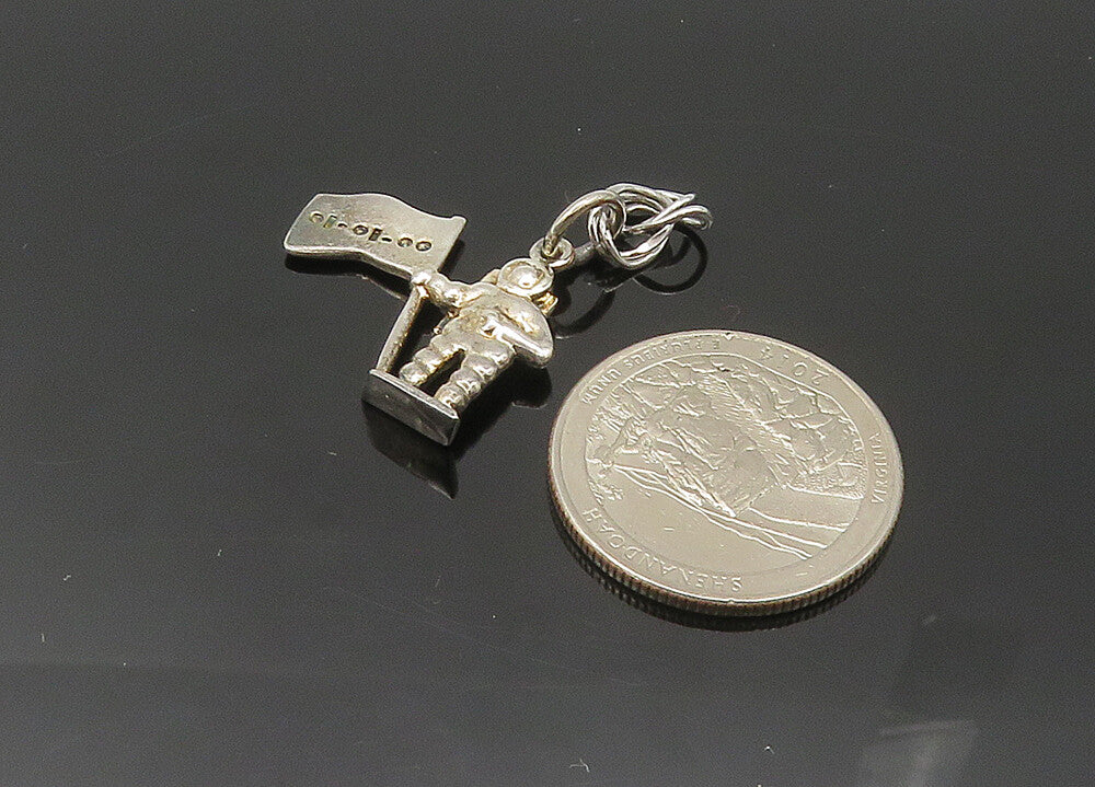 925 Sterling Silver  Vintage Shiny Astronaut On The Moon Pendant  PT16518