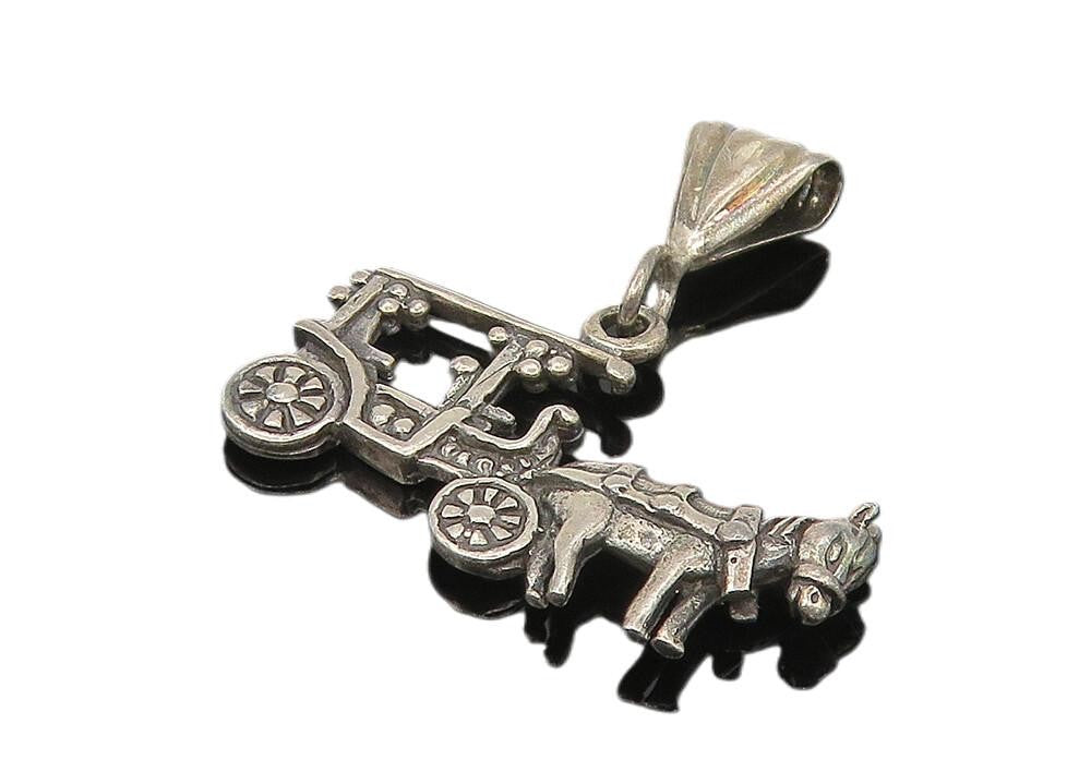 925 Sterling Silver  Vintage Old Fashioned Horse & Carriage Pendant  PT9143