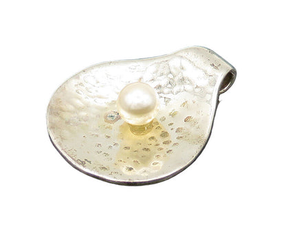 925 Sterling Silver  Vintage Freshwater Pearl Shiny Hammered Pendant  PT16353