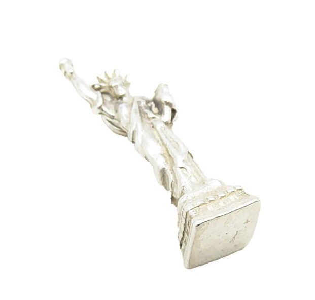 925 Sterling Silver  Vintage Petite Shiny Statue Of Liberty Pendant  PT6800