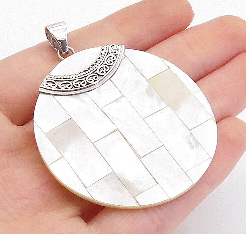 925 Sterling Silver  Mother Of Pearl Brick Layer Round Swirl Pendant  PT5893