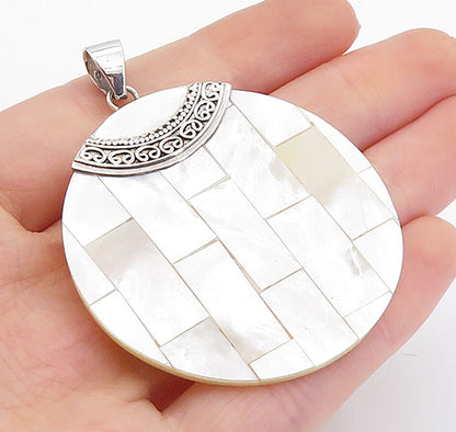 925 Sterling Silver  Mother Of Pearl Brick Layer Round Swirl Pendant  PT5893