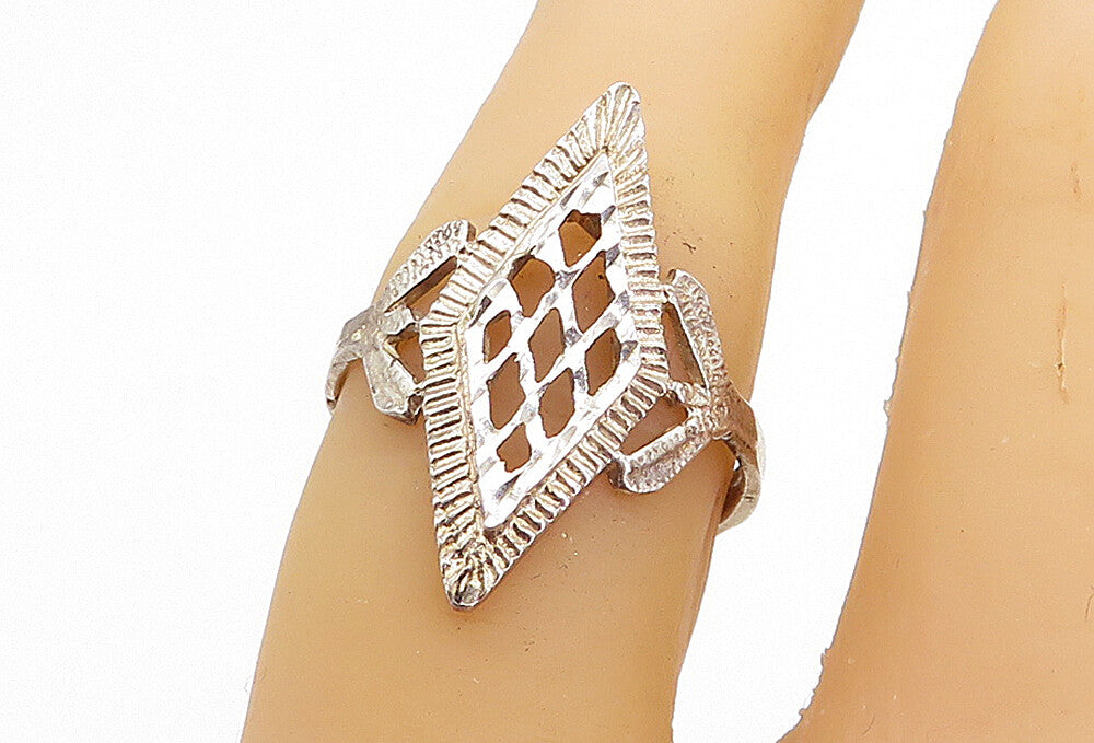 925 Sterling Silver  Vintage Shiny Etched Pointed Band Ring Sz 6.5  RG5223