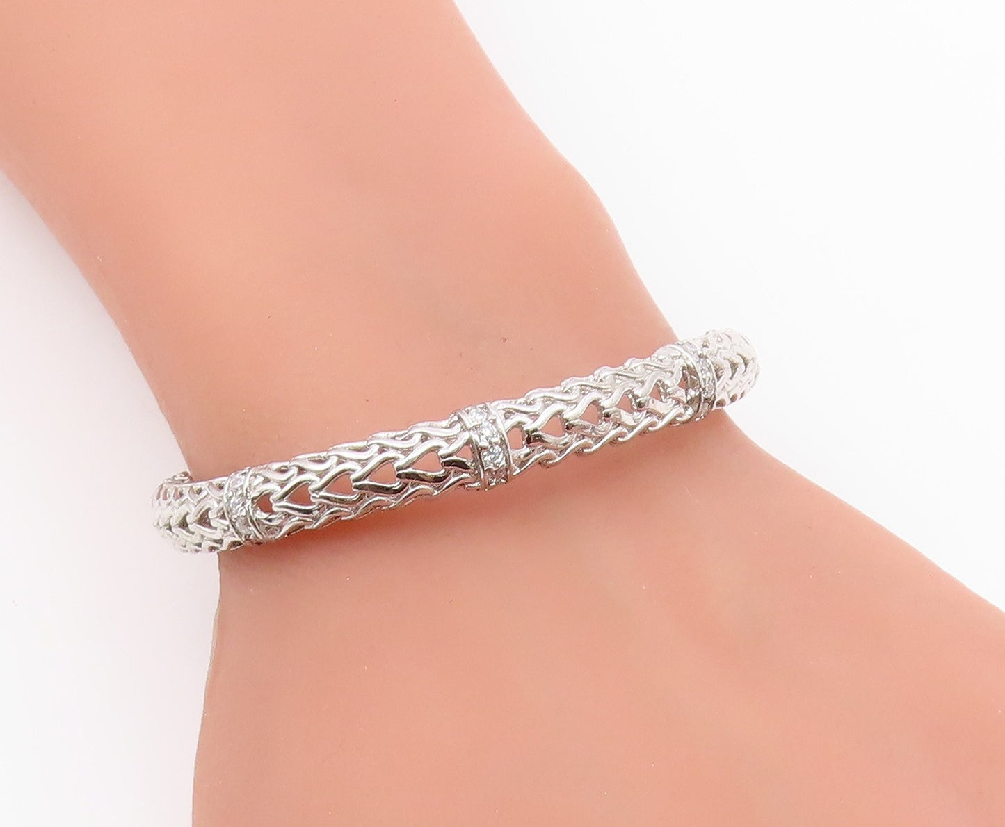 925 Sterling Silver  Vintage Elegant 3D Loop Carved CZ Bracelet  BT10008
