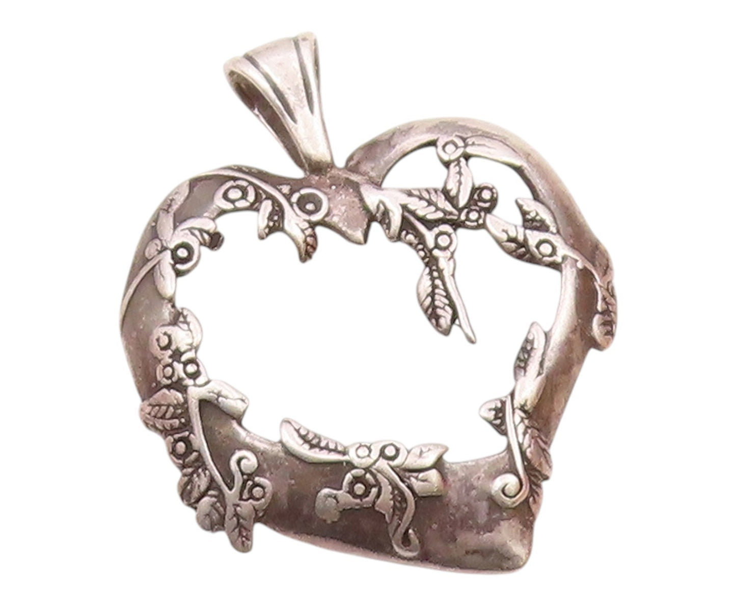 925 Sterling Silver  Vintage Mini Creeper Wrapped Carved Heart Pendant PT22231