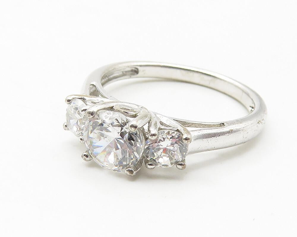 925 Sterling Silver  Cubic Zirconia Graduated Shiny Band Ring Sz 7  RG11575