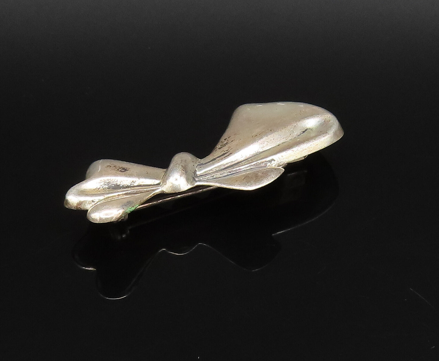 925 Sterling Silver  Vintage Asymmetric Ribbon Bow Tie Brooch Pin  BP9948