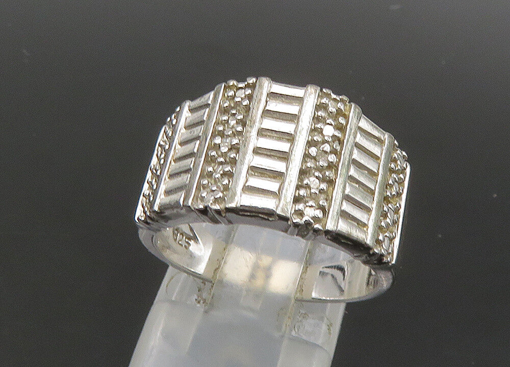 925 Sterling Silver  Vintage Shiny Pattern Tapered Band Ring Sz 7  RG22117