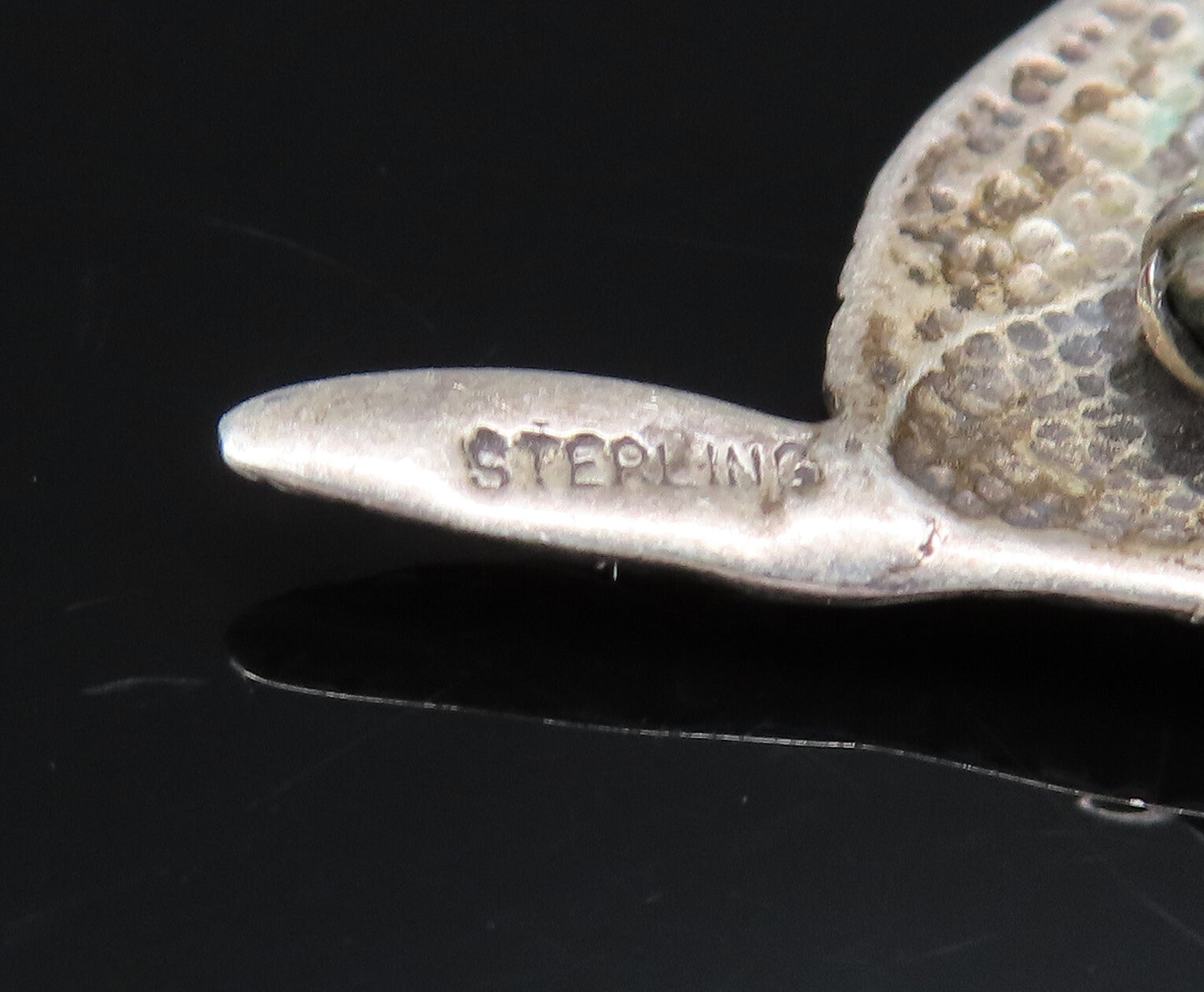925 Sterling Silver  Vintage Dotted Howling Wolf Dog Brooch Pin  BP9694