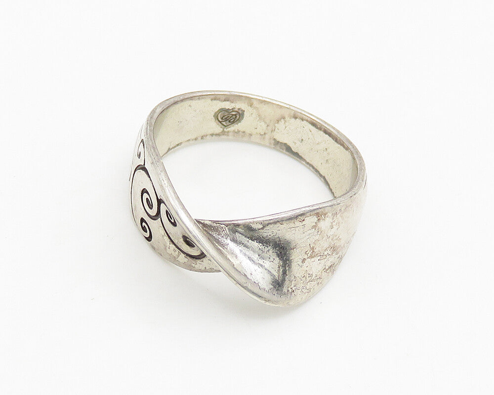 CAROLEE 925 Silver  Vintage Shiny Etched Pretzel Swirl Band Ring Sz 7  RG19783
