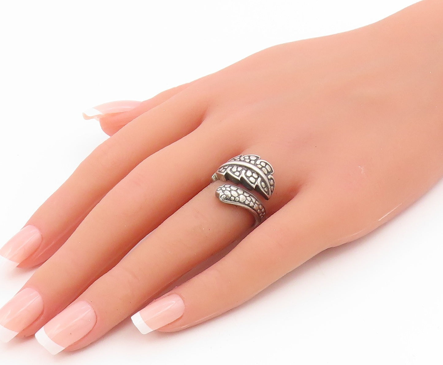 925 Sterling Silver Vintage Ring Textured Floral Leaf Bypass Band  Sz 6  RG35310