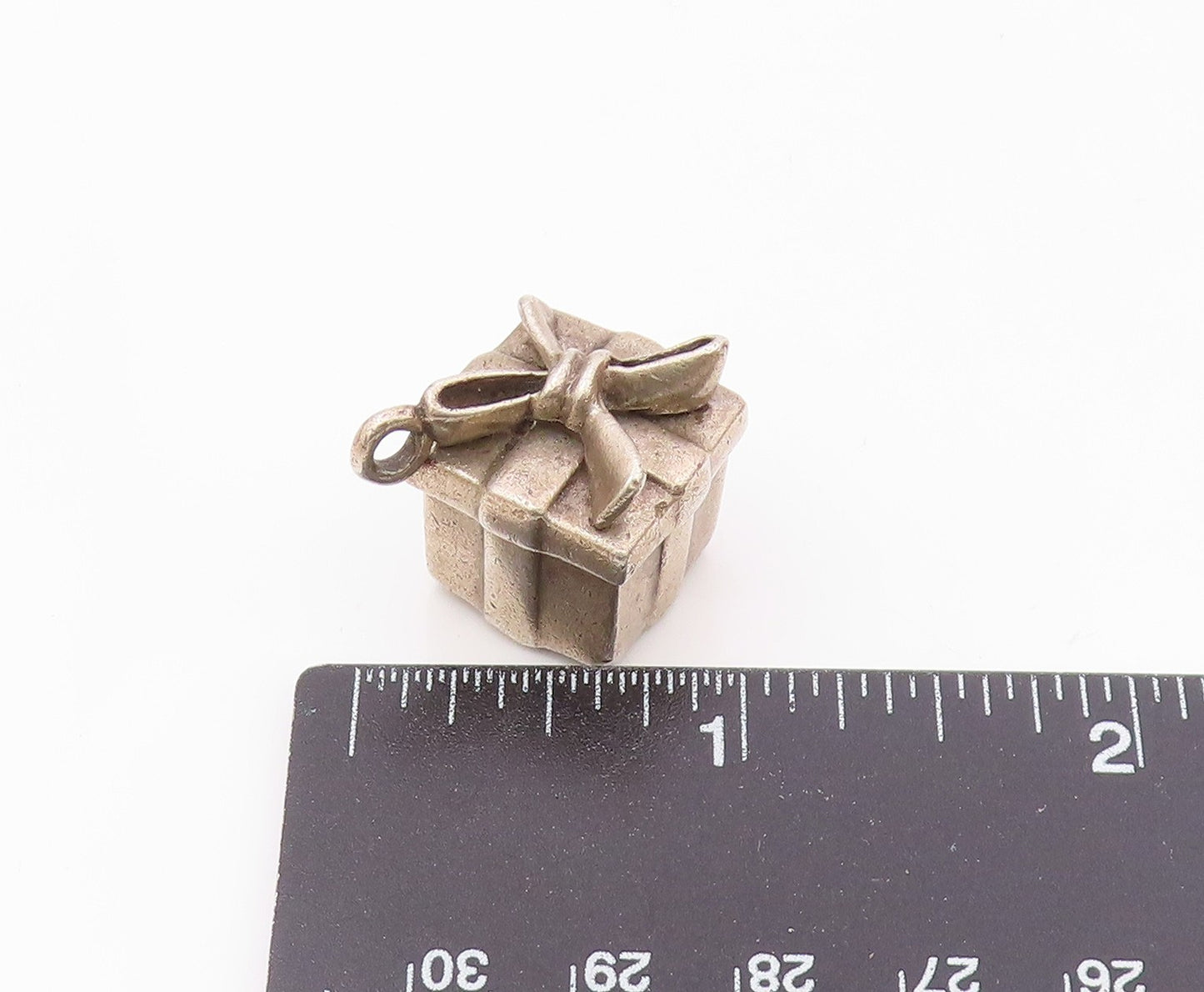 925 Sterling Silver  Vintage Sculpted Wrapped Gift Box Pendant  PT20206