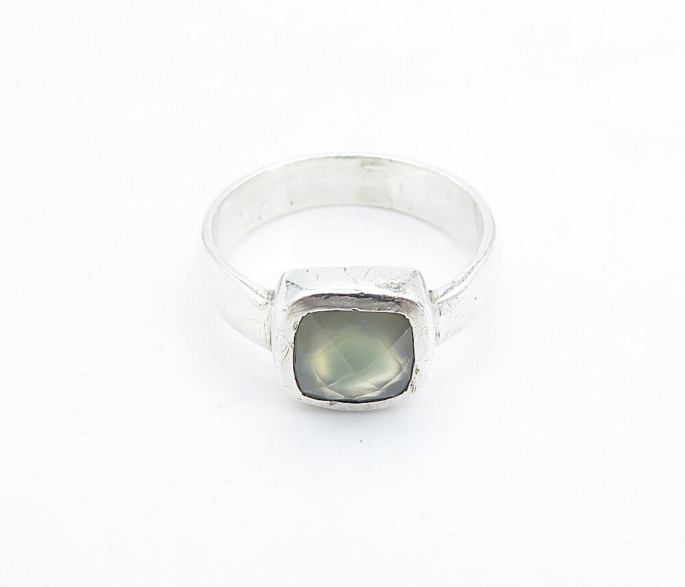 925 Sterling Silver  Vintage Faceted Topaz Hammered Solitaire Ring Sz 7 RG5833