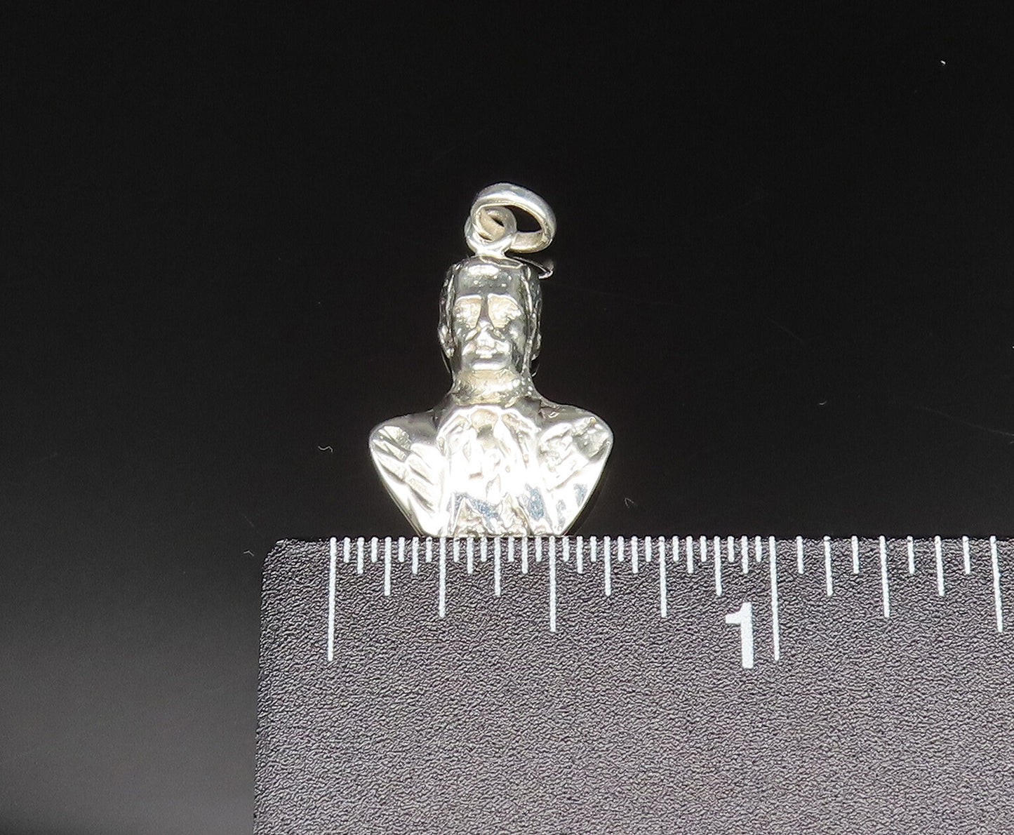 925 Silver  Vintage Carved Polished John F Kennedy Head Pendant  PT20910