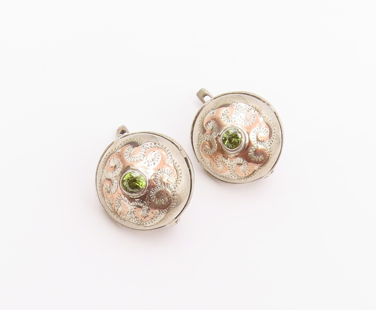 925 Sterling Silver Vintage Earrings Round Peridot Scrollwork Leverback  EG14446