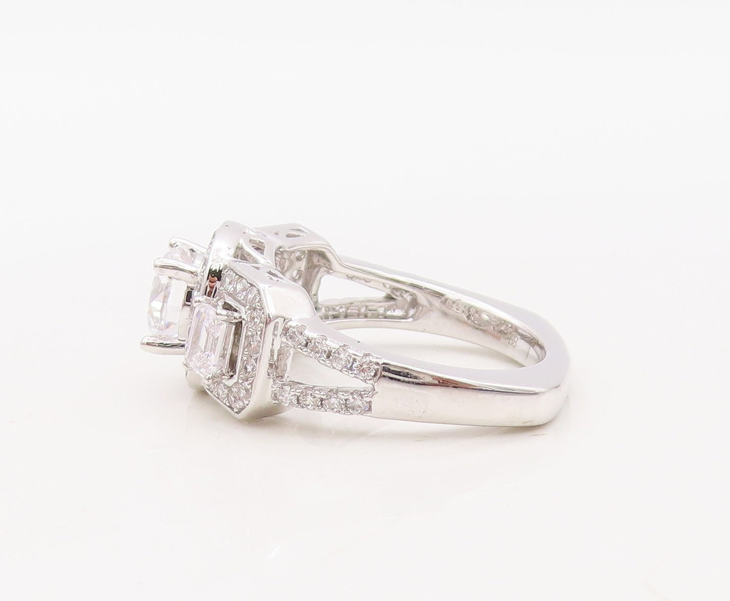 925 Sterling Silver Vintage Ring Round Rectangle Cut CZ Inlay  Sz 7 RG30643