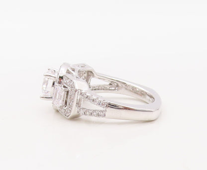 925 Sterling Silver Vintage Ring Round Rectangle Cut CZ Inlay  Sz 7 RG30643