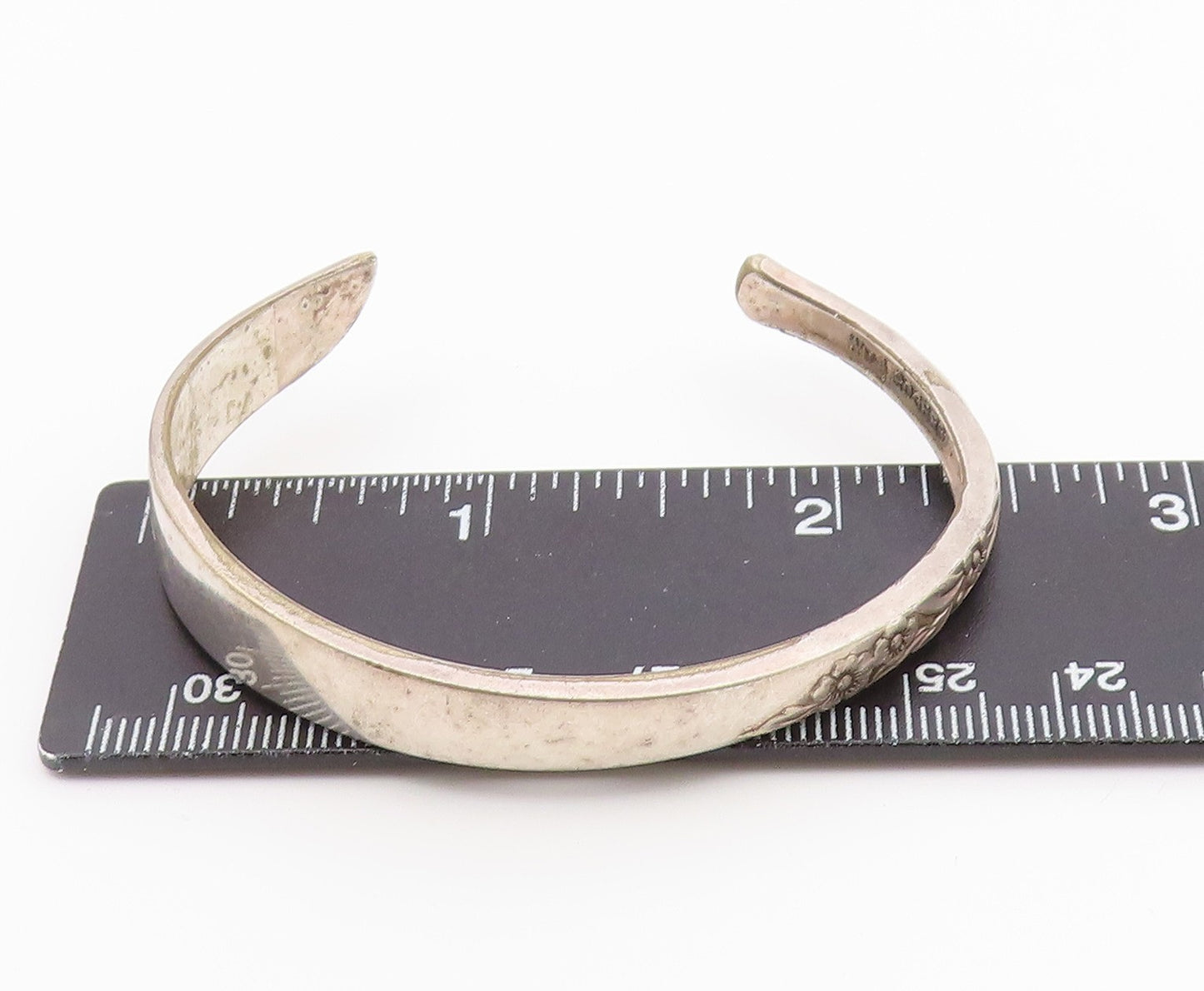 ROGERS ONEIDA 925 Silver  Vintage Shiny Floral Detail Cuff Bracelet  BT7995