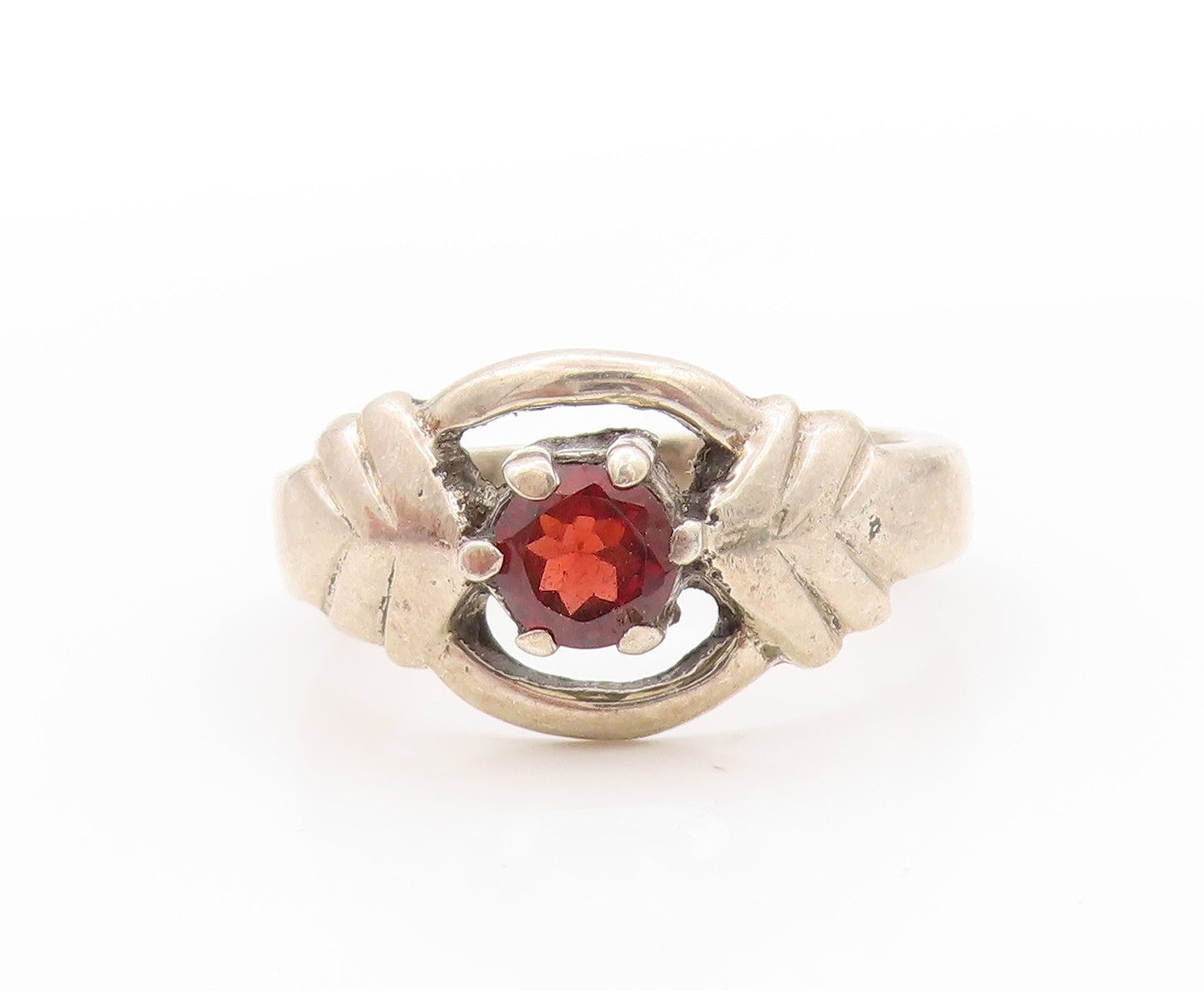 925 Sterling Silver Vintage Ring Round Garnet Cutout Ring & Arrow  Sz 8  RG32748