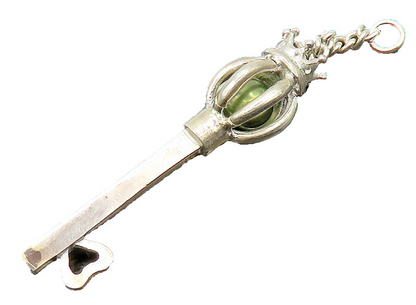 925 Sterling Silver  Vintage Pearl Love Heart Royal Crown Key Pendant  PT15642