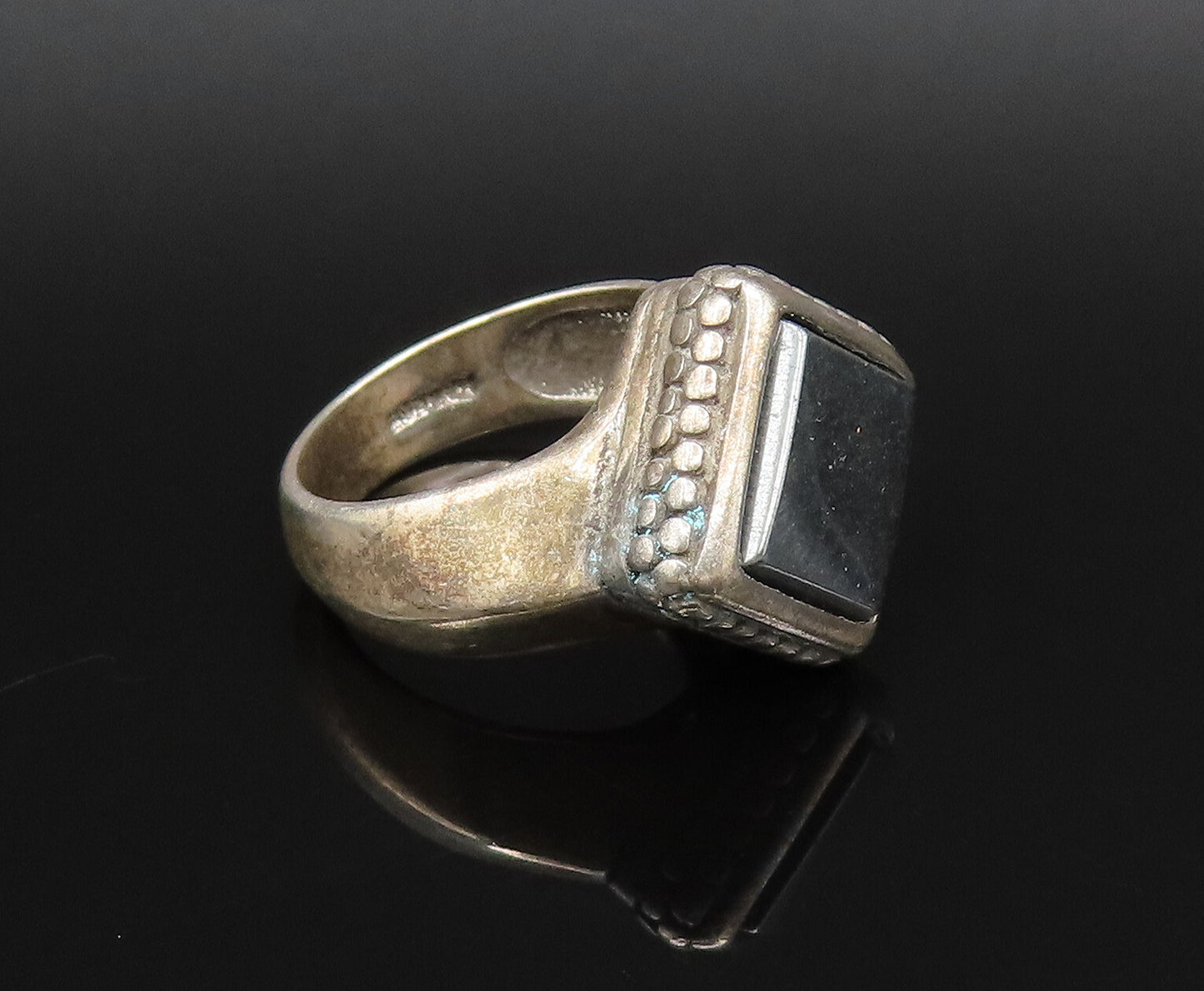 925 Silver  Vintage Diamond Shaped Hematite Dotted Detail Ring Sz 7  RG25796