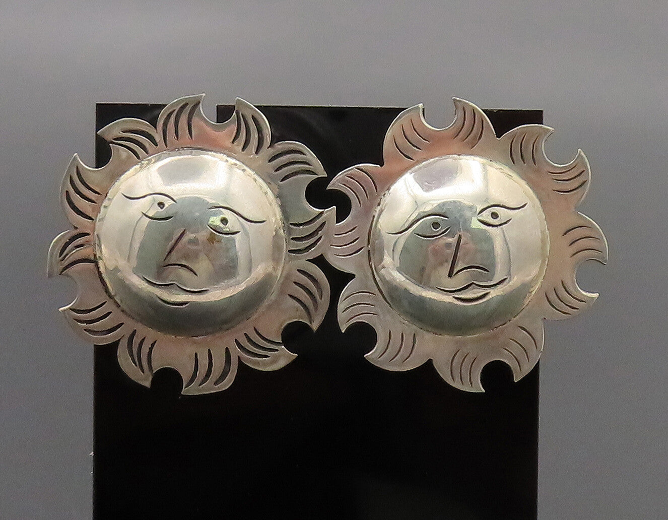 925 Sterling Silver  Vintage Dome Sun Cutout etched Face Earrings  EG12558