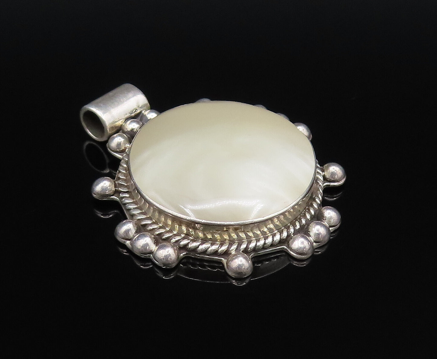 MEXICO 925 Silver  Vintage Beaded & Rope Edge White Agate Pendant  PT21725