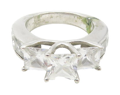 925 Sterling Silver  Shiny Cubic Zirconia Graduated Band Ring Sz 5  RG11342