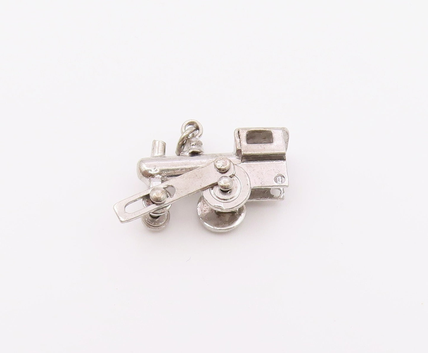 925 Sterling Silver  Vintage Petite Shiny Train Car Drop Pendant  PT17301