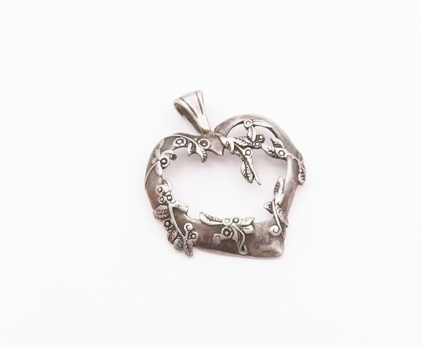 925 Sterling Silver  Vintage Mini Creeper Wrapped Carved Heart Pendant PT22231