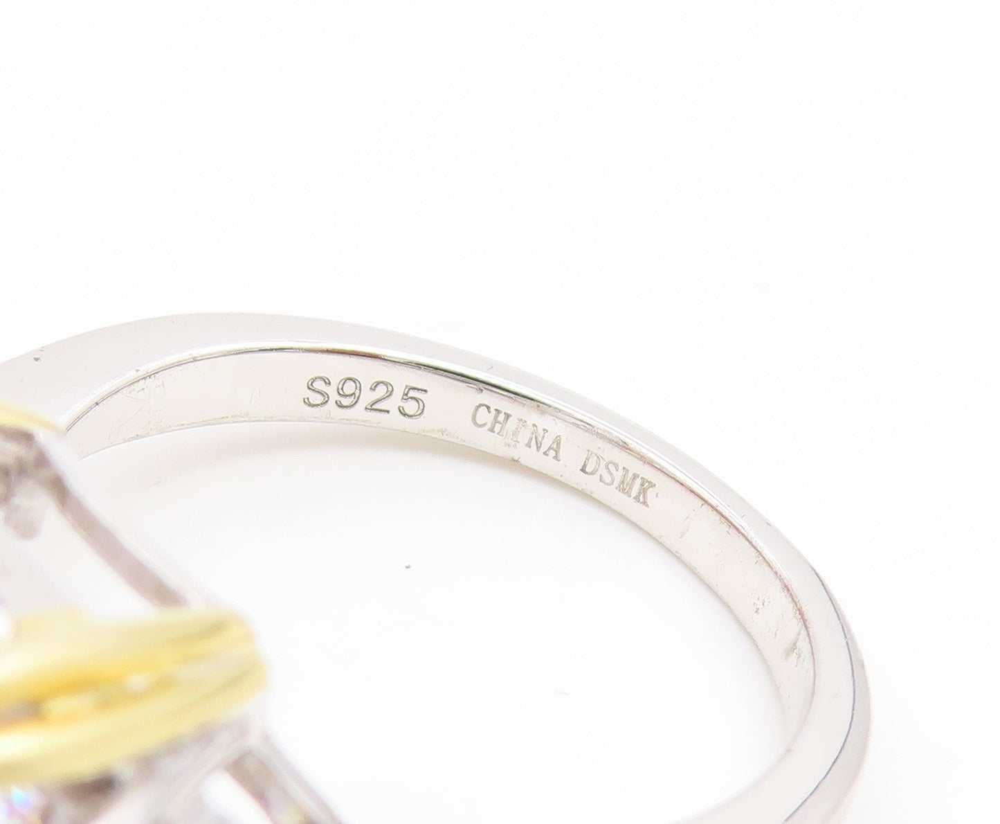 925 Sterling Silver Vintage Ring Classic CZ Two Tone Statement Band Sz 6 RG35056