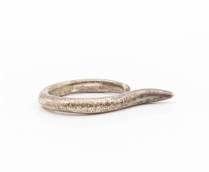 925 Sterling Silver Vintage Ring Dark Tone Designer Open Loop  Sz 5.5  RG31951