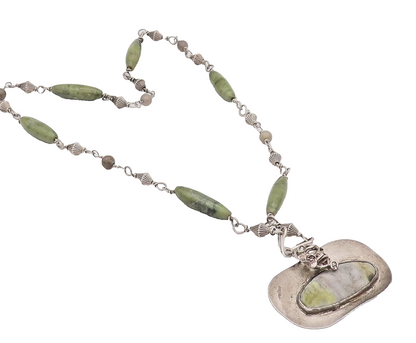 925 Sterling Silver Vintage Necklace Cylindrical Carved Green Marbles  NE4256