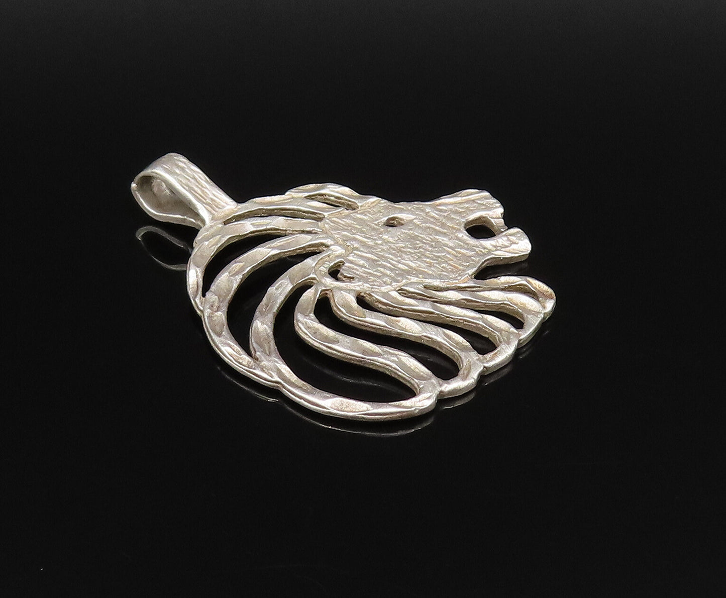 925 Sterling Silver  Vintage Openwork Textured Lion Head Pendant  PT21446