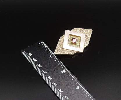 925 Sterling Silver  Vintage Two Tone Diamond Shaped Garnet Brooch Pin  BP9778