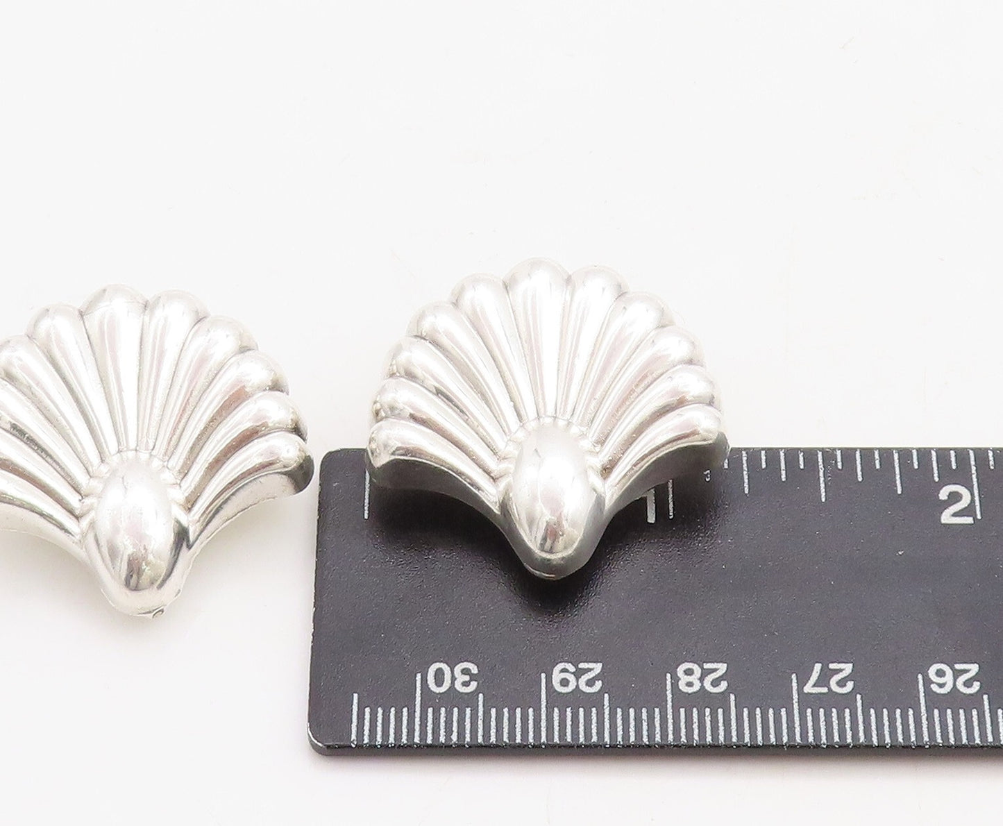925 Sterling Silver Vintage Earrings Puffed Swirly Flower Carved  EG13308