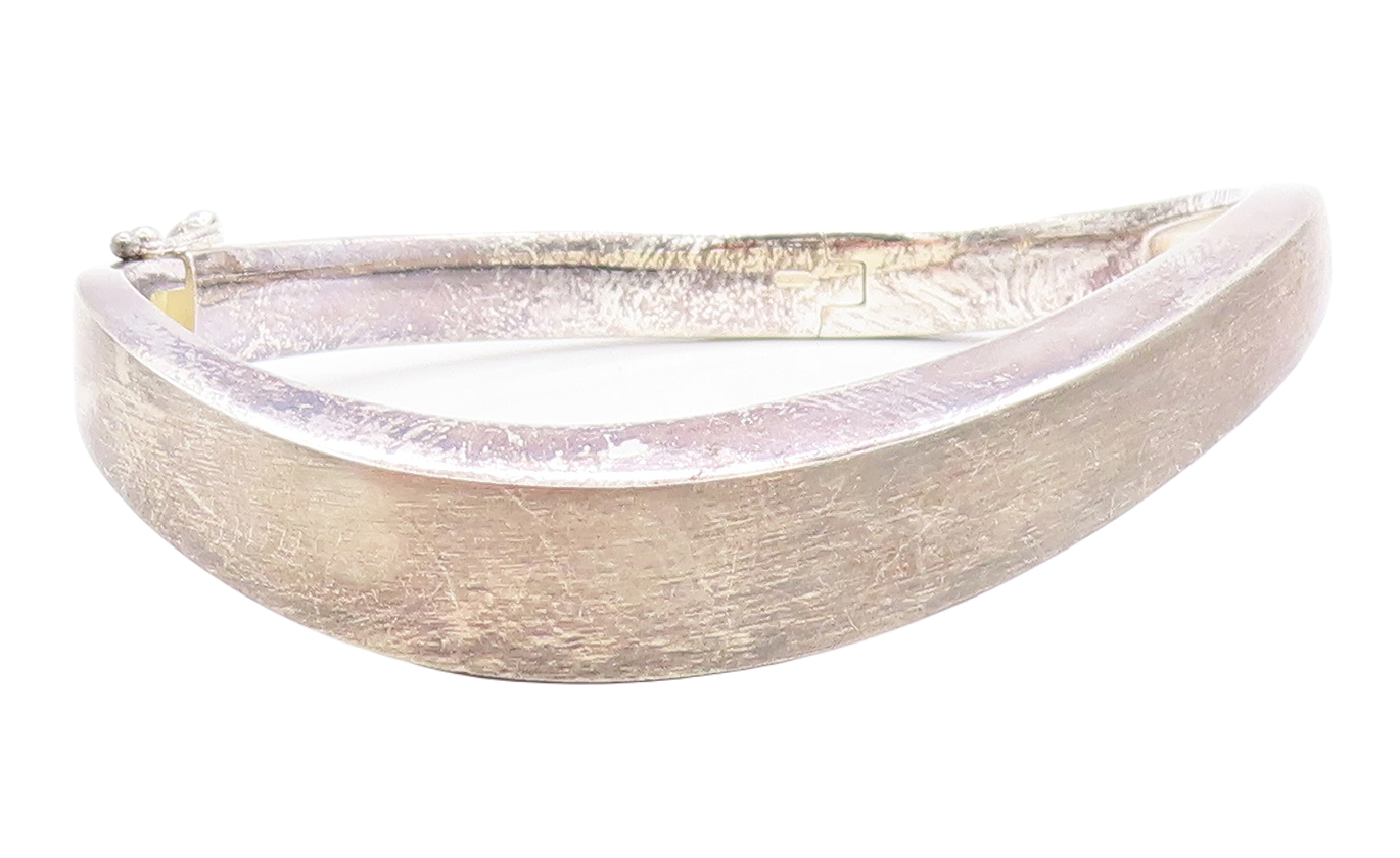 925 Sterling Silver  Vintage Dark Tone Smooth Hinge Bangle Bracelet  BT2838
