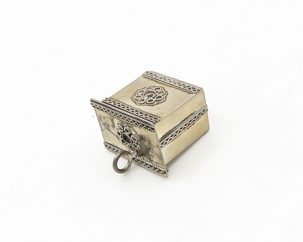 ISRAEL 925 Silver  Vintage Floral Swirl Detail Box Pendant (OPENS)  PT13911