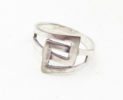 925 Sterling Silver  Shiny Interlocked Square Design Band Ring Sz 6  RG9431