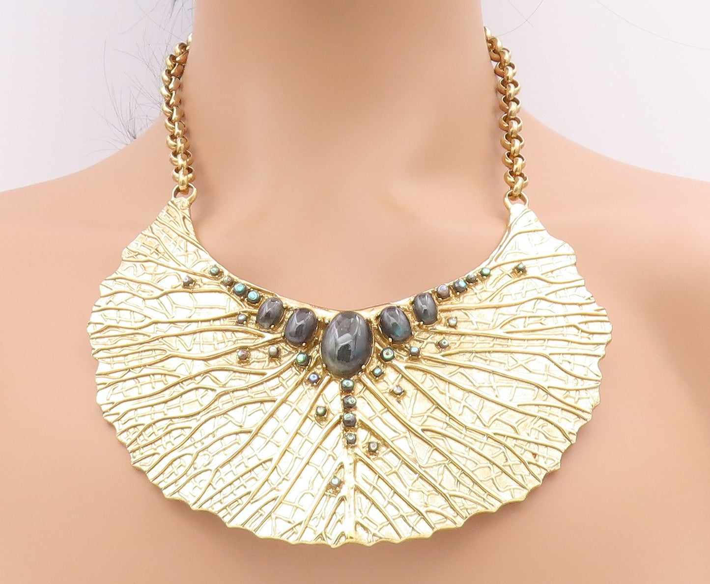 925 Sterling Silver Vintage Necklace Gold Plated Gemstone Textured Leaf  NE4696