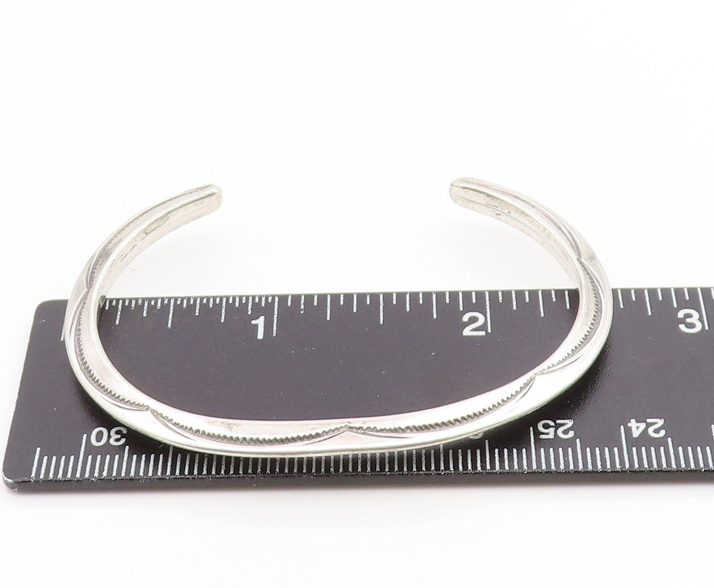925 Sterling Silver Vintage Bracelet NAVAJO Minimalist Etched Wave Cuff  BT11901