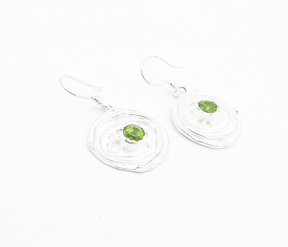 925 Sterling Silver  Peridot Raised Design Round Shiny Dangle Earrings  EG2551