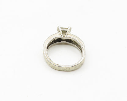 925 Sterling Silver  Vintage Cubic Zirconia Solitaire Accent Ring Sz 7 RG17964